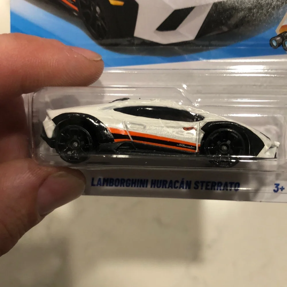 Lamborghini Huracan Sterrato Toy Car